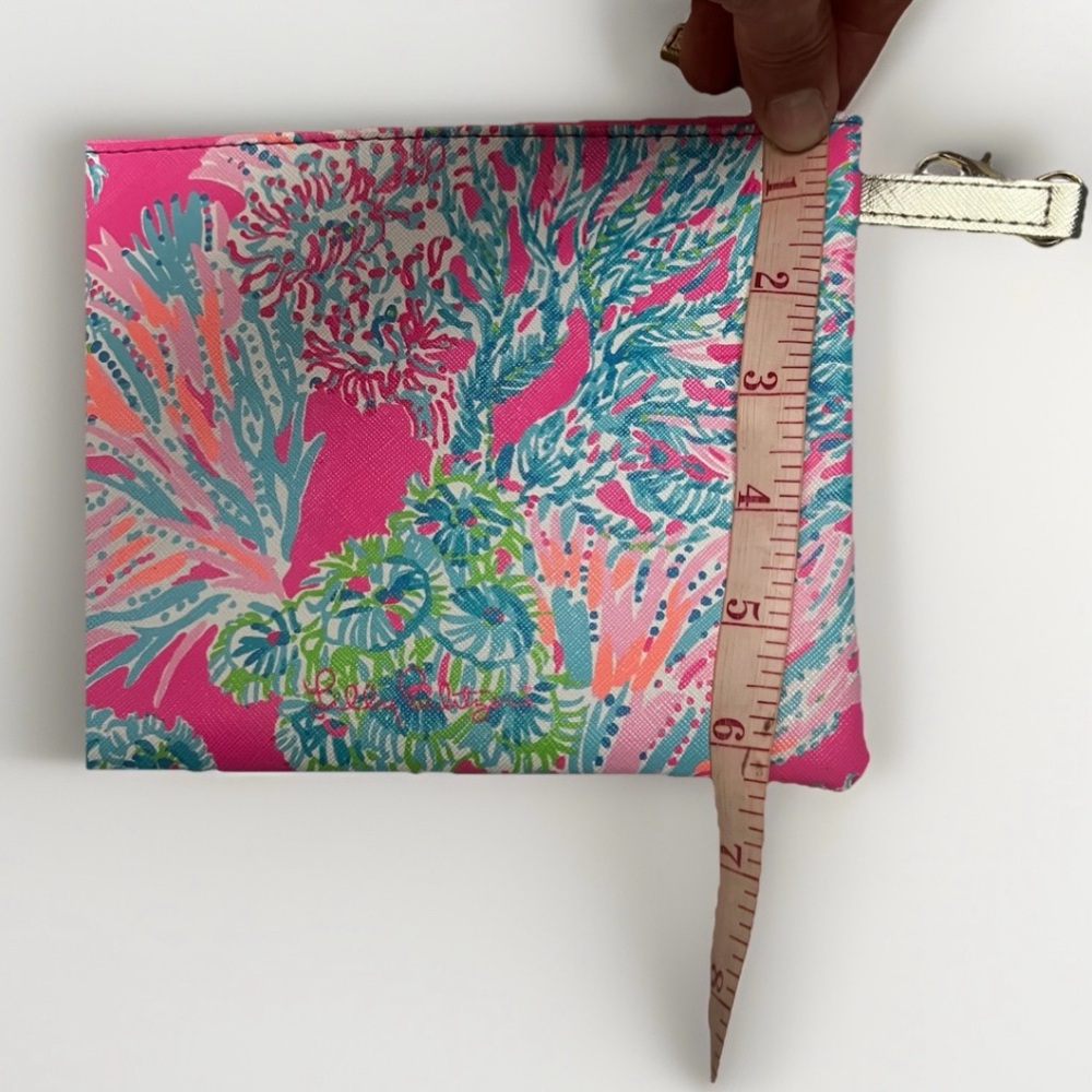 Lilly Pulitzer Seaing Things Leatherette Tech Accessories Zip Pouch Multicolor - Picture 8 of 9